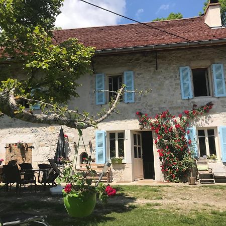 Chambres D'Hotes Des Deux Lacs Ceyzerieu 外观 照片