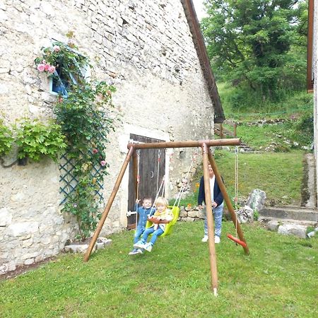 Chambres D'Hotes Des Deux Lacs Ceyzerieu 外观 照片