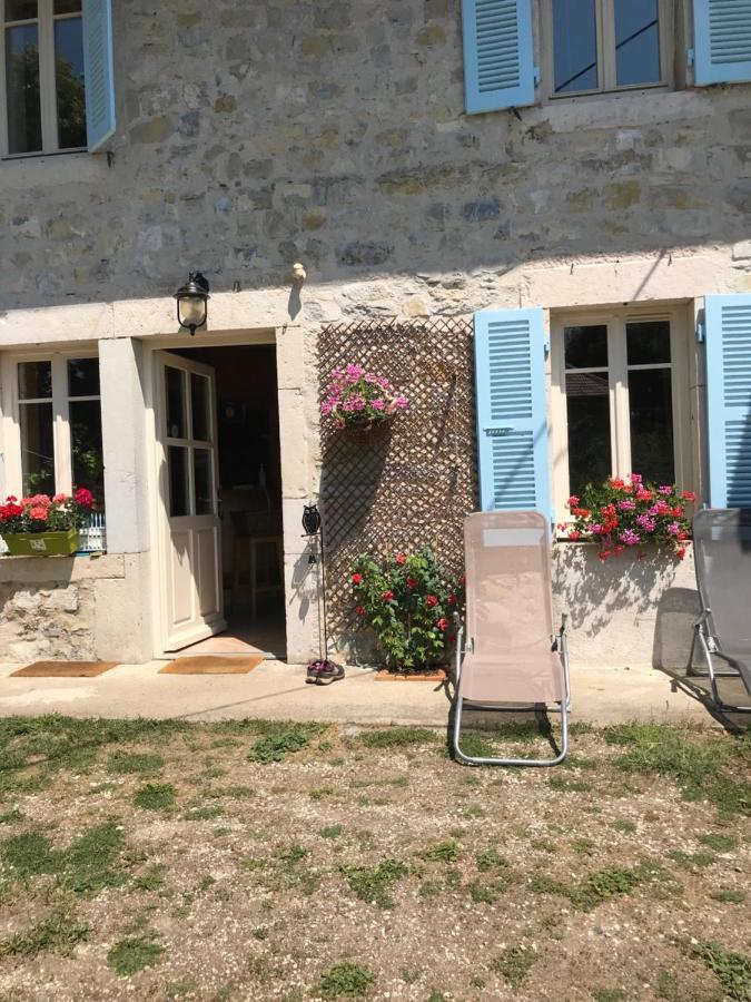 Chambres D'Hotes Des Deux Lacs Ceyzerieu 外观 照片