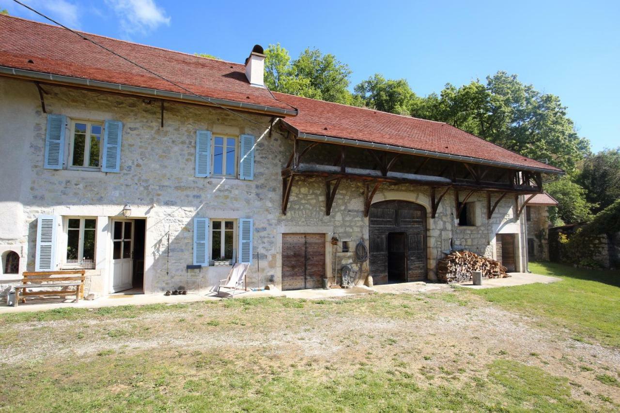Chambres D'Hotes Des Deux Lacs Ceyzerieu 外观 照片