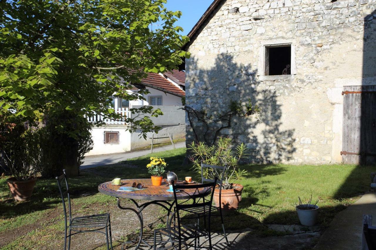 Chambres D'Hotes Des Deux Lacs Ceyzerieu 外观 照片